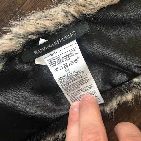 Banana Republic | Faux fur scarf - Picture 4 of 4